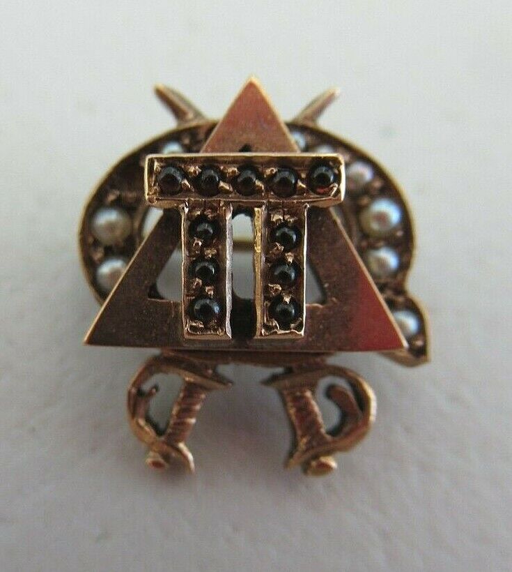 USA FRATERNITY PIN PI DELTA. MADE IN GOLD. 1596