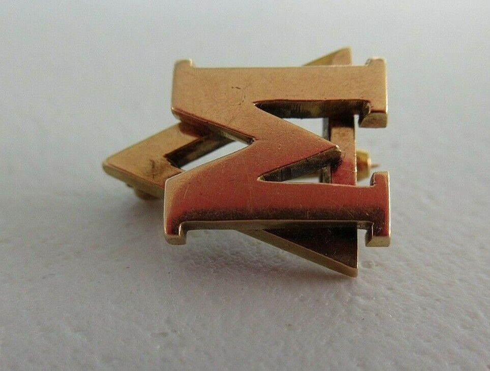 USA FRATERNITY PIN MU DELTA. MADE IN GOLD. NAMED. 1443