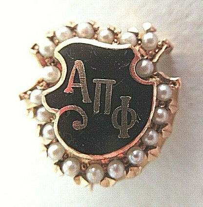 USA FRATERNITY PIN ALPHA PI PHI. MADE IN GOLD. NAMED. DATED 1918. 1095