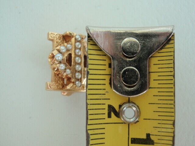 USA FRATERNITY PIN PHI BETA. MADE IN GOLD. NAMED AND DATED 1928. RARE!