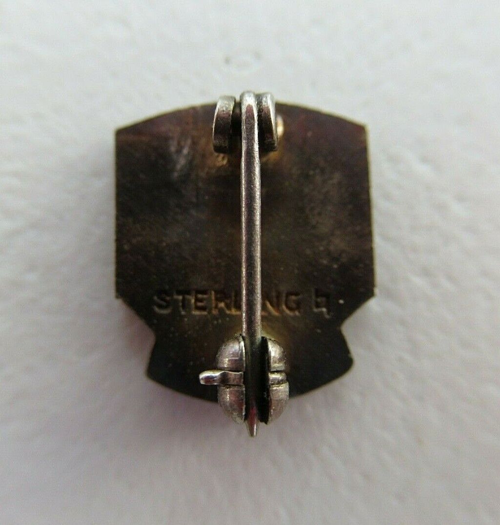 USA FRATERNITY PIN SIGMA KAPPA PSI. MADE IN SILVER. MARKED STERLING. 1