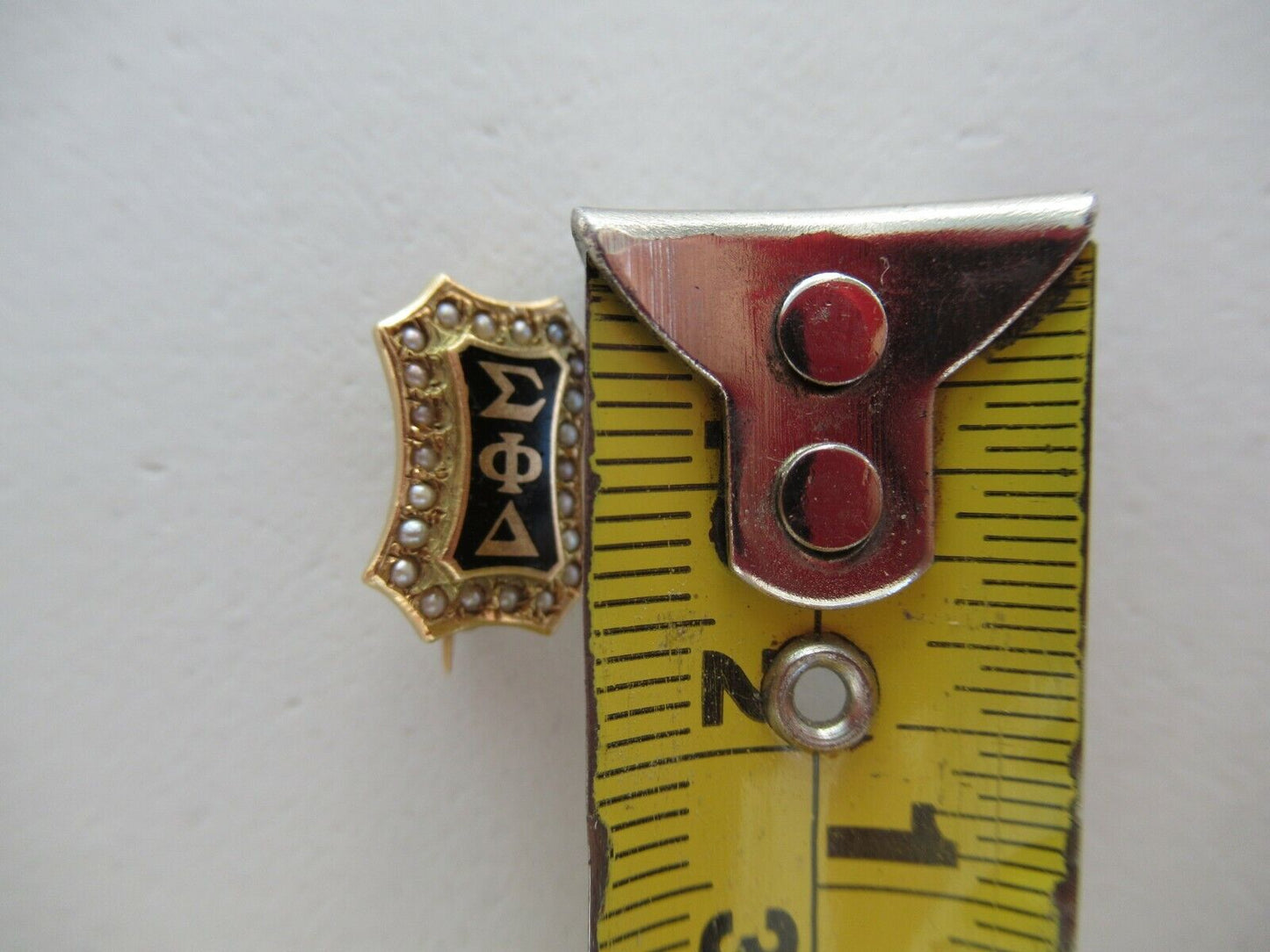 美国兄弟会 PIN SIGMA PHI DELTA。 14K 金制成。 1585