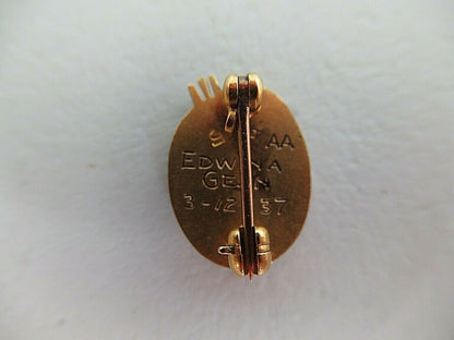 USA FRATERNITY PIN DELTA PHI DELTA. MADE IN GOLD. 1937. NAMED. MARKED.