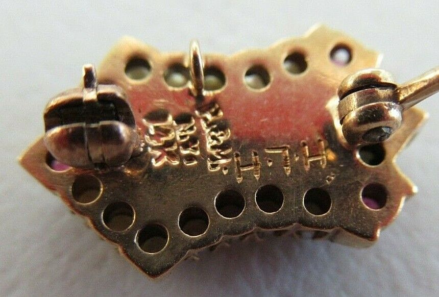 USA FRATERNITY PIN DELTA OMEGA SIGMA. MADE IN GOLD 14K RUBIES. NAMED M