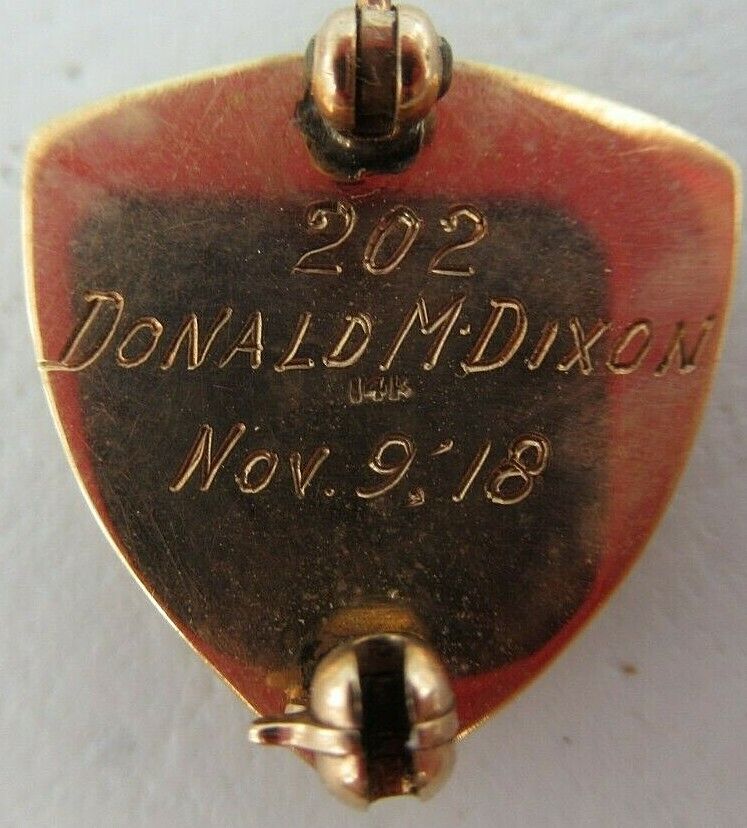 USA FRATERNITY SWEETHEART PIN U.H.. MADE IN GOLD. 1918. #202. NAMED. 1