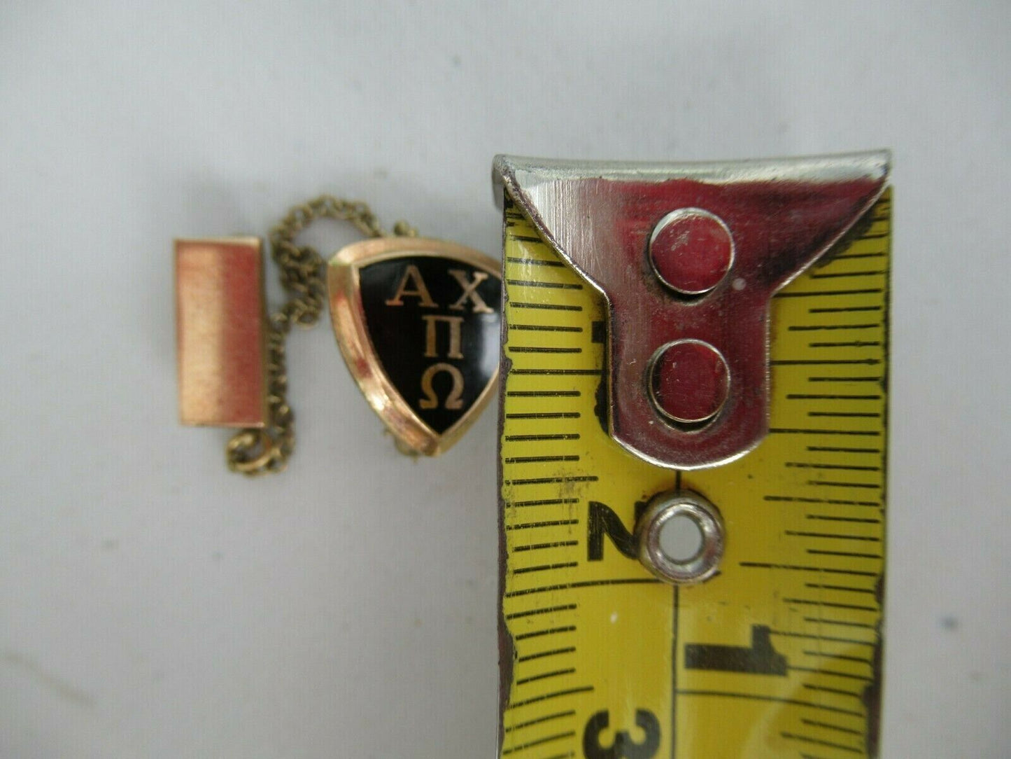 USA FRATERNITY PIN ALPHA CHI PI OMEGA. MADE IN GOLD 10K. MARKED. 1752