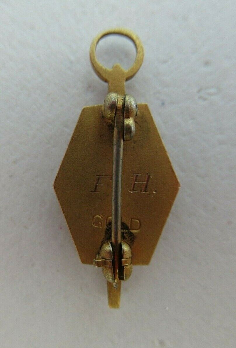 USA FRATERNITY PIN ALPHA KAPPA DELTA. MADE IN GOLD. NAMED. 1632