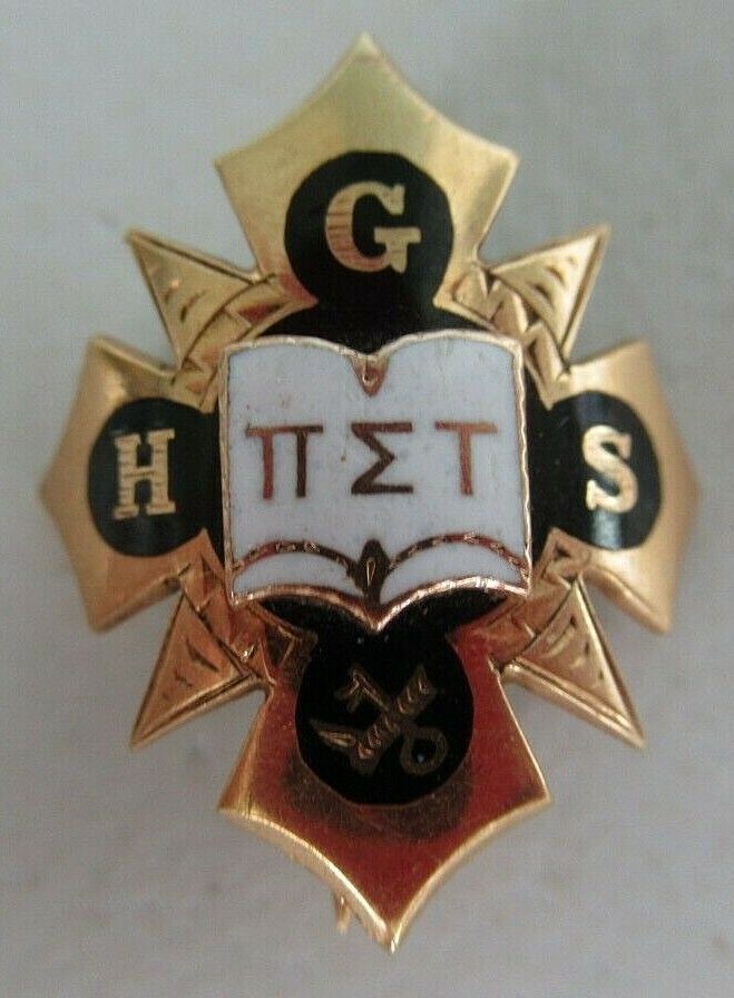 USA FRATERNITY PIN PI SIGMA TAU. MADE IN GOLD. DATED 1907. NAMED. 1030