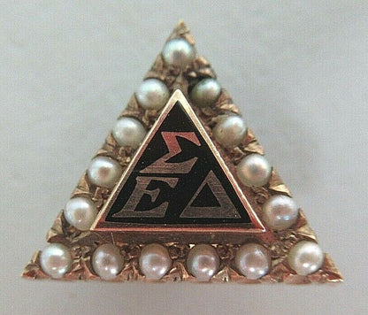 USA FRATERNITY PIN SIGMA EPSILON DELTA. MADE IN GOLD. NUMBERED.1386