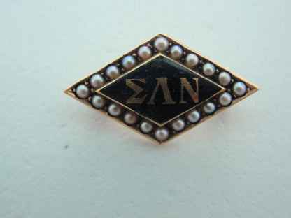 USA FRATERNITY PIN SIGMA LAMBDA NU. MADE IN GOLD. 1910.  NAMED. MARKED