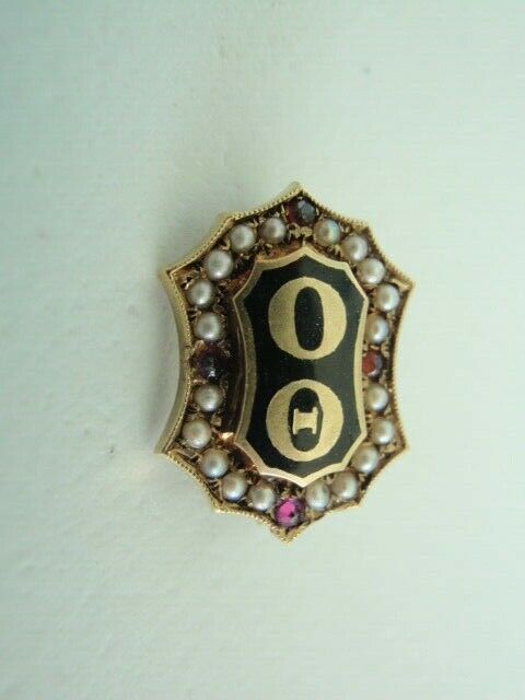 美国兄弟会 PIN OMICRON Delta Sigma。 14K 金制成。第592章