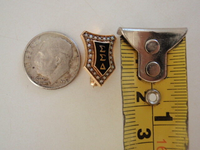 USA FRATERNITY PIN SIGMA SIGMA DELTA. MADE IN GOLD. PEARLS. 298