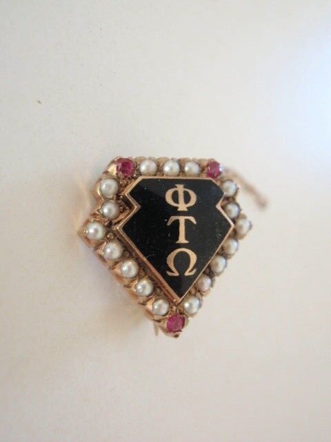 USA FRATERNITY PIN PHI TAU OMEGA. MADE IN GOLD 10K. RUBIES. NAMED. 300