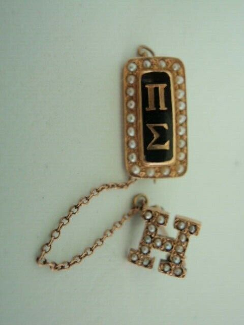 USA FRATERNITY PIN PI SIGMA. MADE IN GOLD 14K & 10K. NAMED. 596