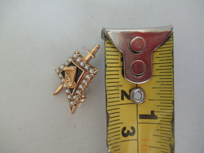 USA FRATERNITY PIN SIGMA DELTA PHI. MADE IN GOLD. 3.04GRAMS. 1807