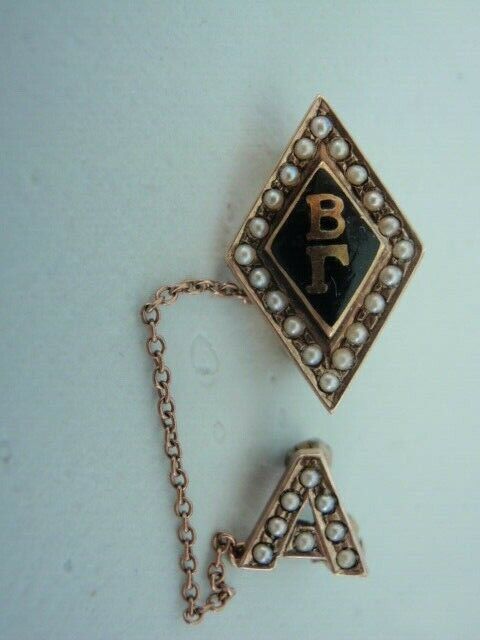 USA FRATERNITY PIN BETA GAMMA. MADE IN GOLD. PEARLS. NAMED. 404