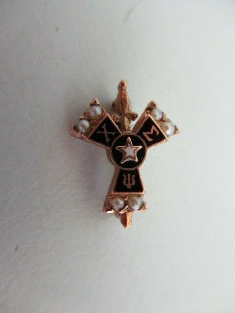 USA FRATERNITY PIN CHI SIGMA PSI. MADE IN GOLD. 747