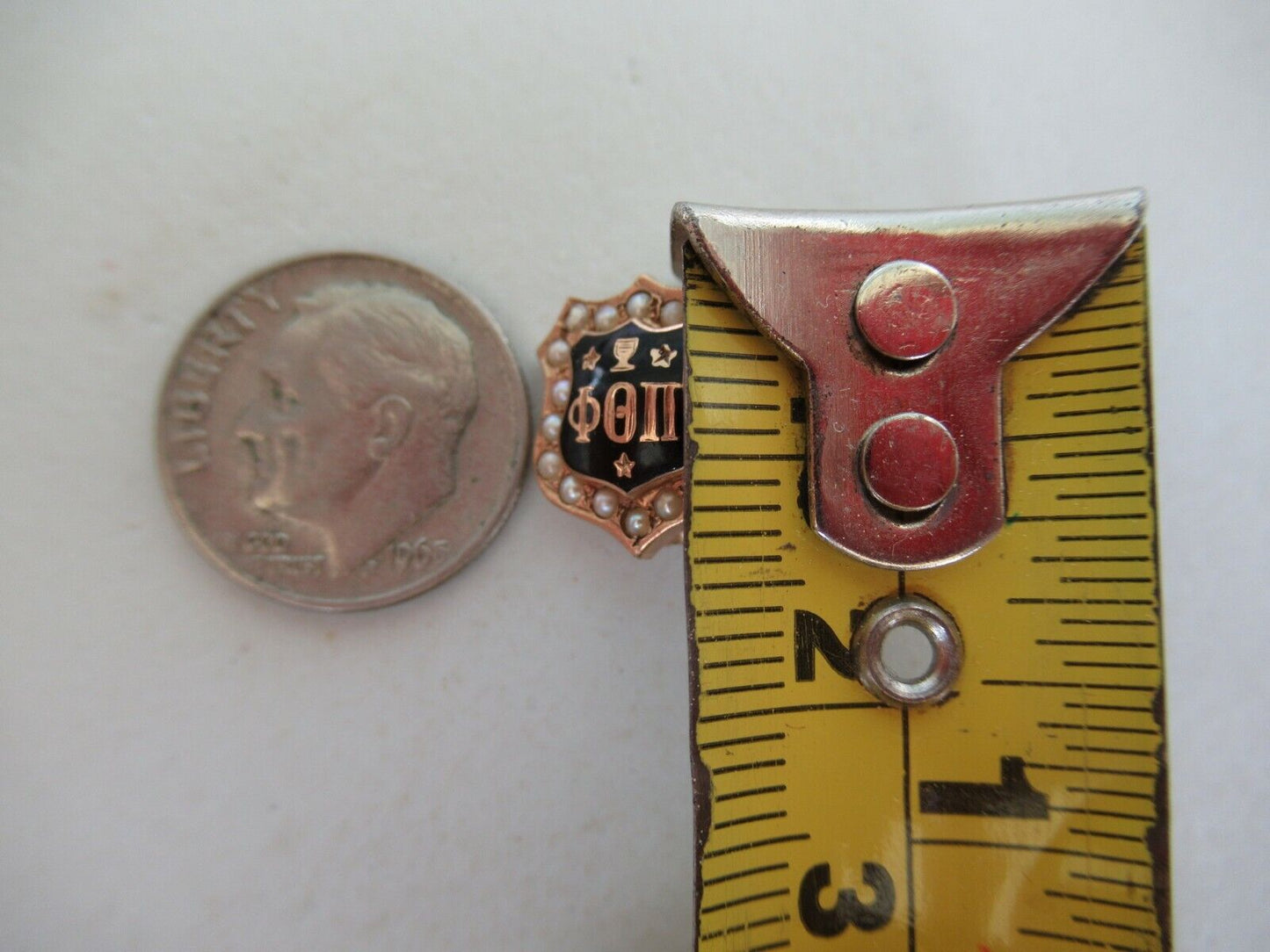 美国兄弟会 PIN PHI THETA PI。黄金制造。 1959.命名。 923