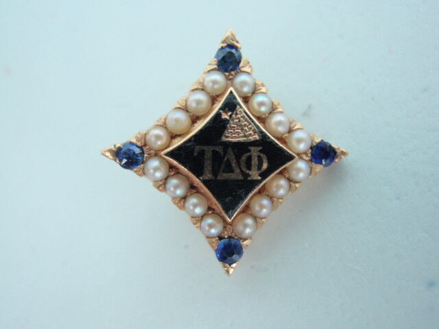 USA FRATERNITY PIN TAU DELTA PHI . MADE IN GOLD NAMED & DATED 1917 SMA