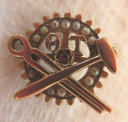 USA FRATERNITY PIN THETA TAU. MADE IN GOLD. 1918. NAMED. #71! KAPPA. 1