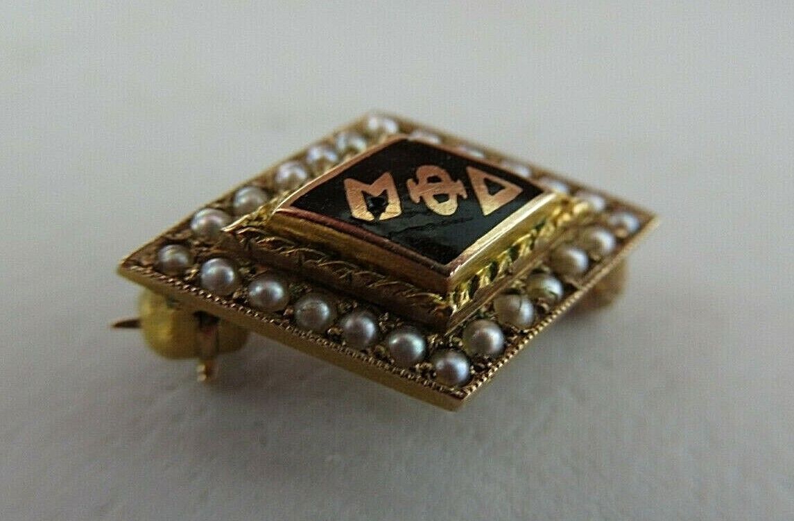 USA FRATERNITY PIN DELTA PHI SIGMA. MADE IN GOLD. 1459