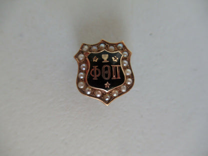 USA FRATERNITY PIN PHI THETA PI. MADE IN GOLD. 1959. NAMED. 923