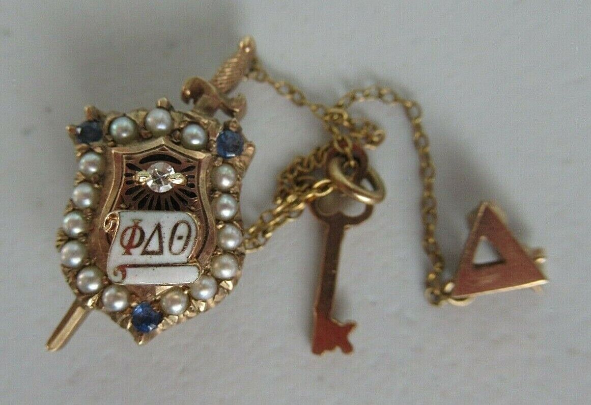 USA FRATERNITY PIN PHI DELTA THETA. IN GOLD! NAMED. #97. SAPHIRS & DIA