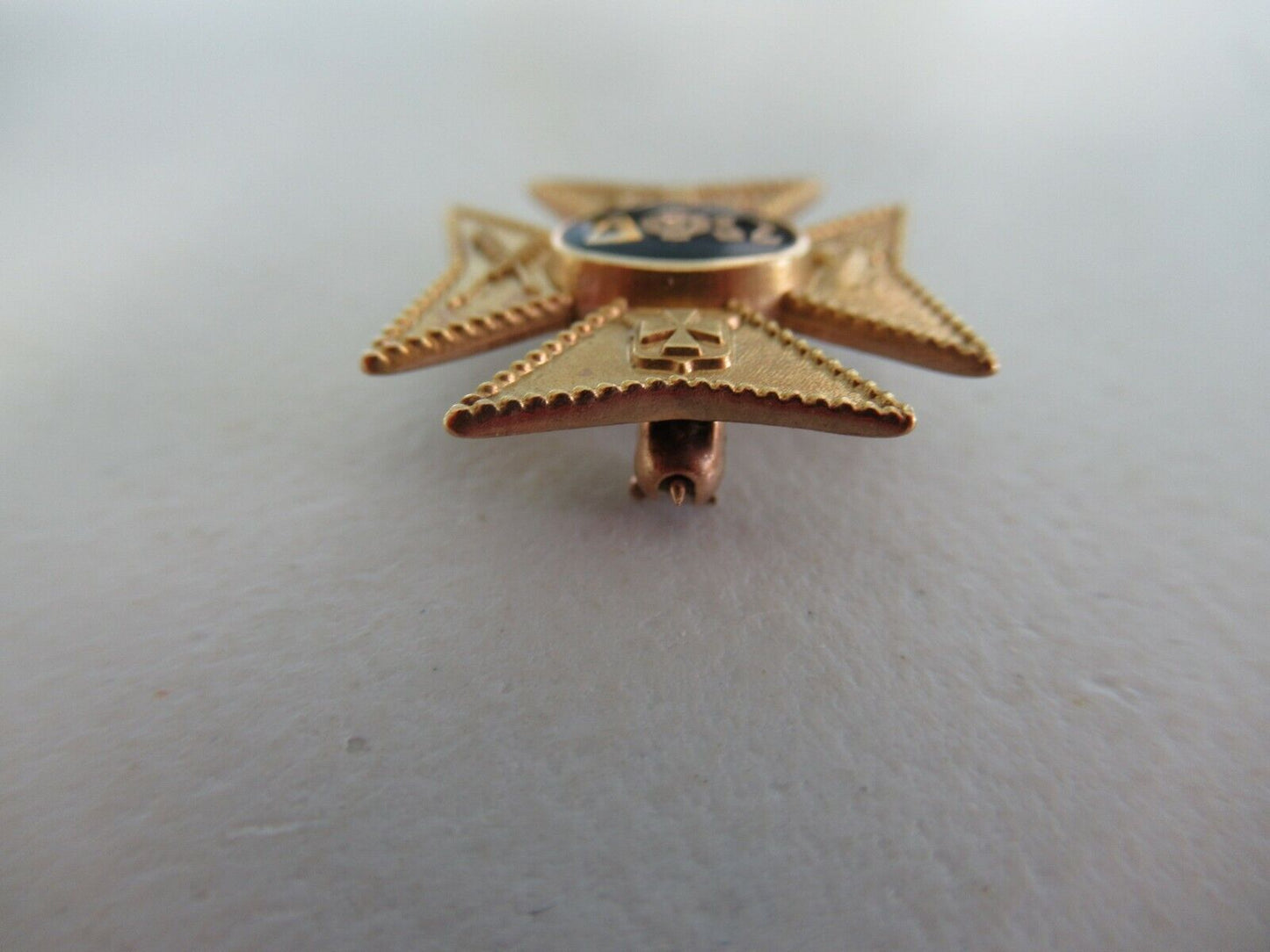 USA FRATERNITY PIN DELTA PHI OMEGA. MADE IN GOLD 10K. NAMED. MARKED. B