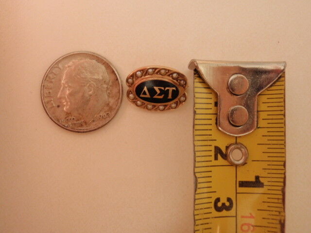 USA FRATERNITY PIN DELTA SIGMA TAU. MADE IN GOLD. PEARLS. NAMED. 236