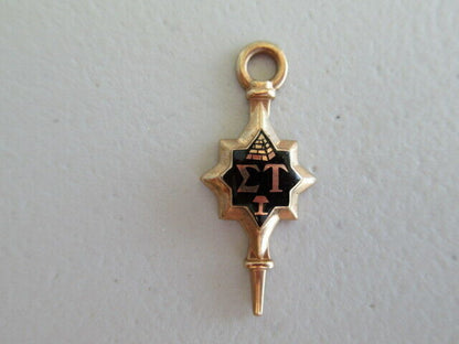USA FRATERNITY KEY PIN SIGMA TAU. MADE IN GOLD. NUMBERED. 720