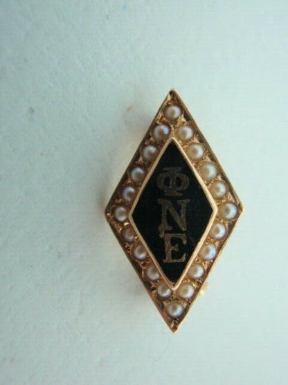 USA FRATERNITY PIN PHI NU EPSILON. MADE IN GOLD 14K. NAMED. MARKED. 43