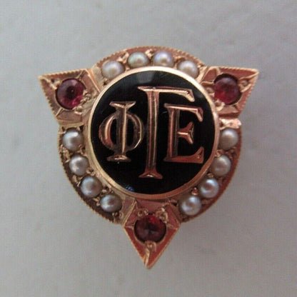 USA FRATERNITY PIN PHI GAMMA EPSILON. MADE IN GOLD. NAMED. 1863
