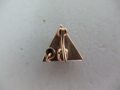 USA FRATERNITY PIN BETA DELTA. MADE IN GOLD. 1010