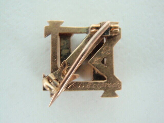 USA FRATERNITY PIN NU SIGMA NU. MADE IN GOLD. DATED 1895. NAMED. RARE!